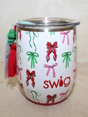 Swig Life Christmas bows wine tumbler (NWT)